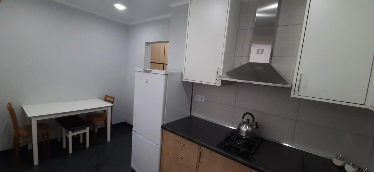 Modern Apartment In The Center Of Town Chisináu Exterior foto
